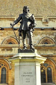 Oliver Cromwell statue, Westminster.jpg
