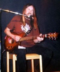 Егор Летов на концерте в 2000 году